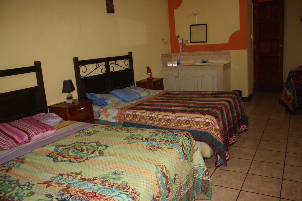 Hotel Kasa Kamelot Quetzaltenango Eksteriør billede