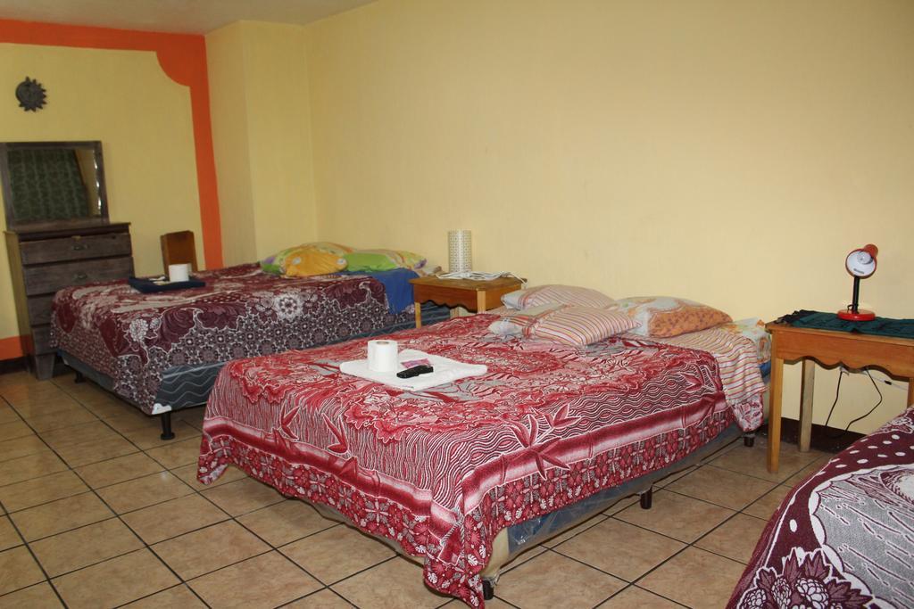 Hotel Kasa Kamelot Quetzaltenango Eksteriør billede