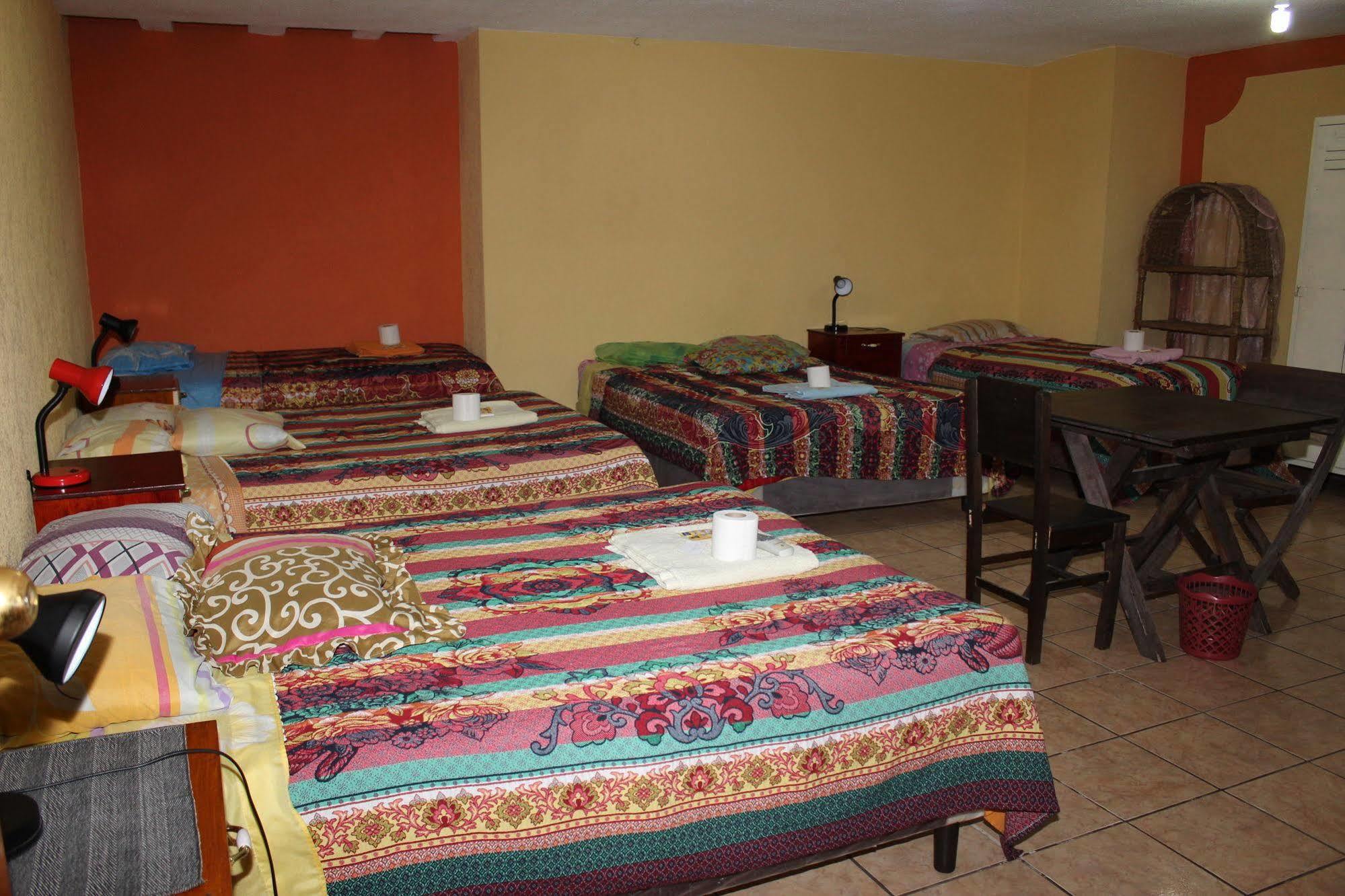 Hotel Kasa Kamelot Quetzaltenango Eksteriør billede