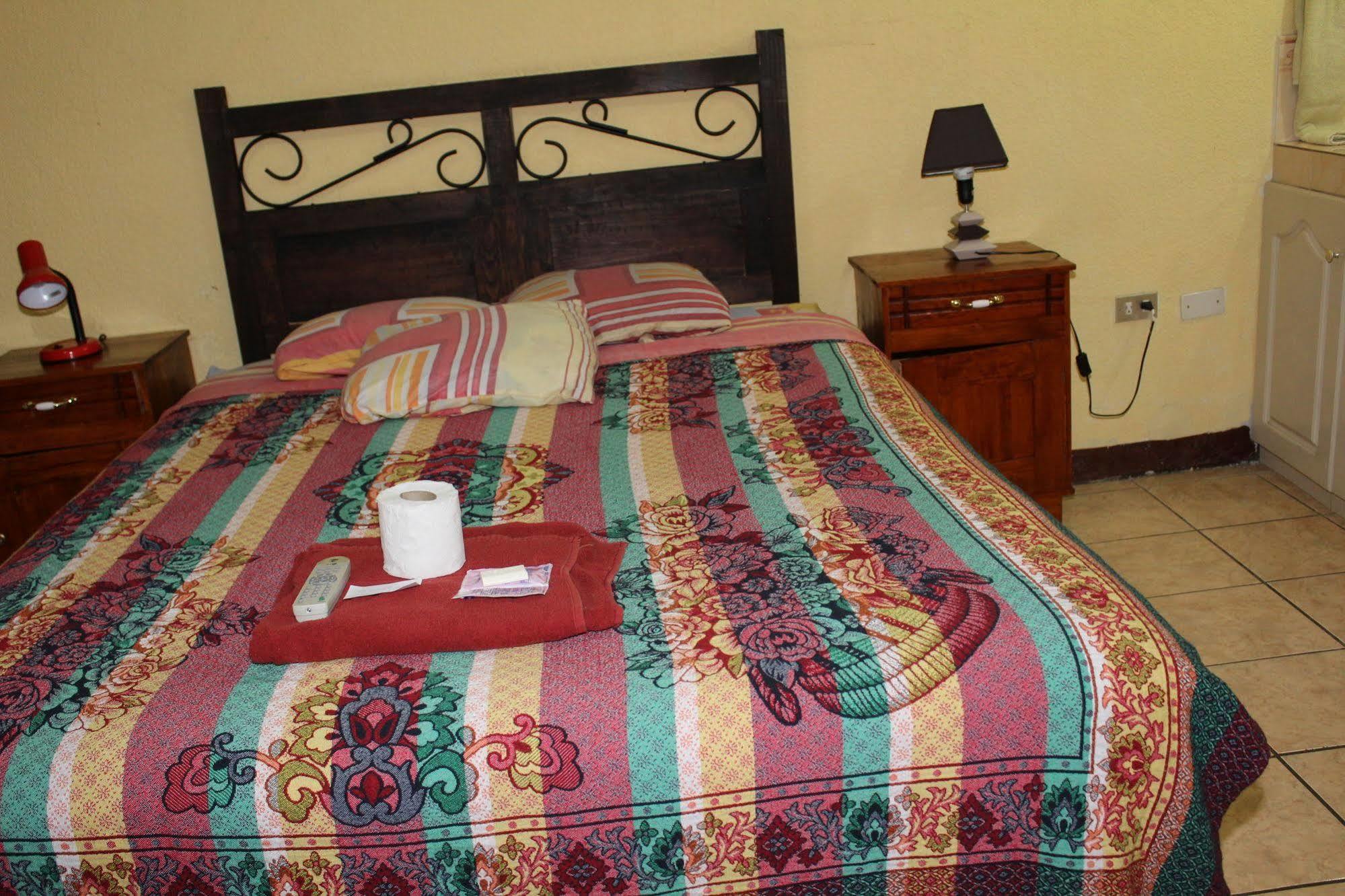 Hotel Kasa Kamelot Quetzaltenango Eksteriør billede