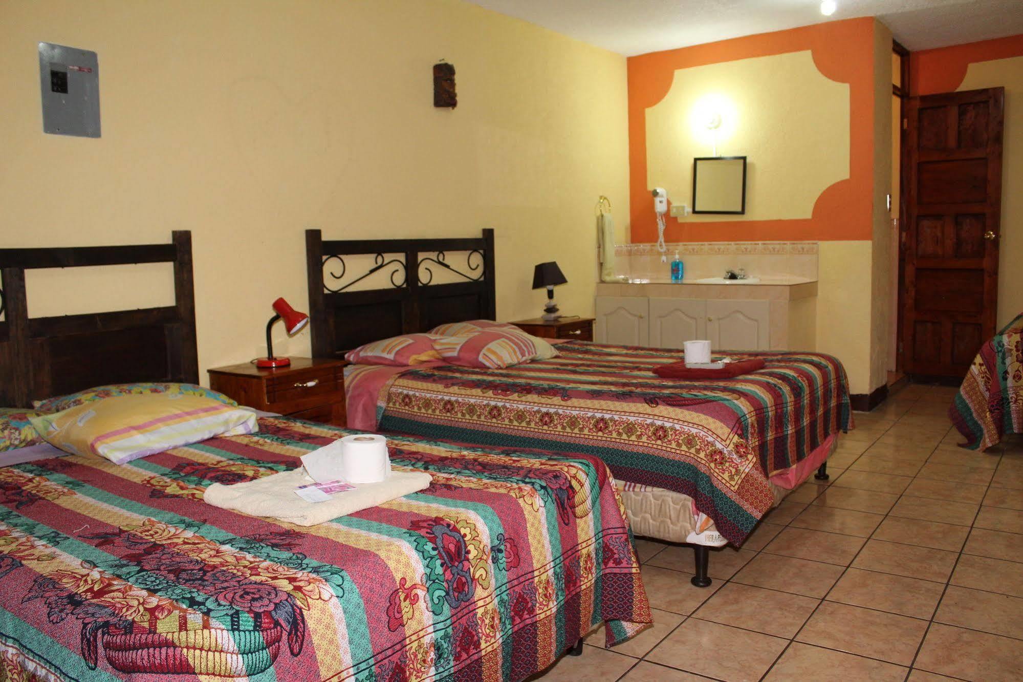 Hotel Kasa Kamelot Quetzaltenango Eksteriør billede
