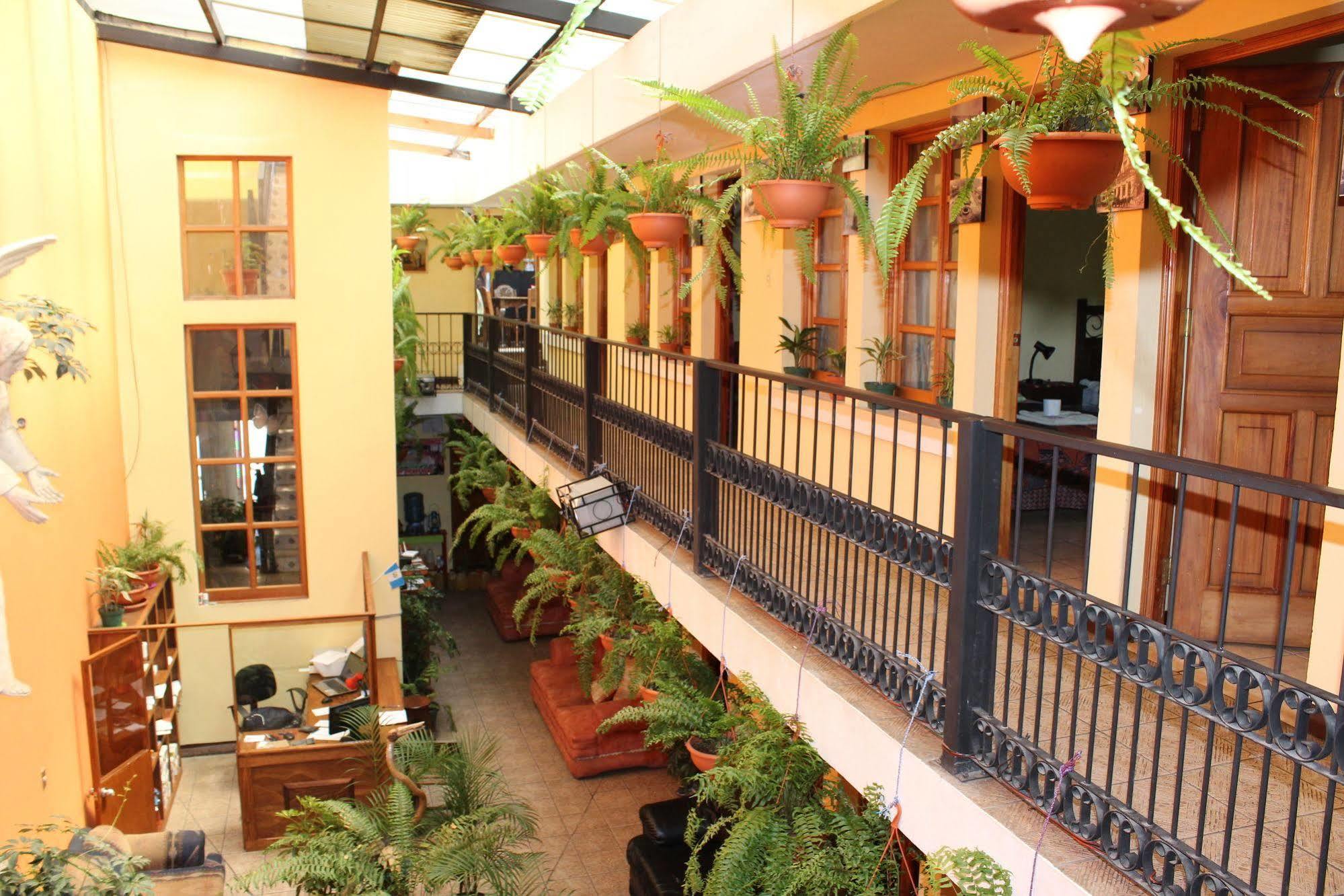 Hotel Kasa Kamelot Quetzaltenango Eksteriør billede