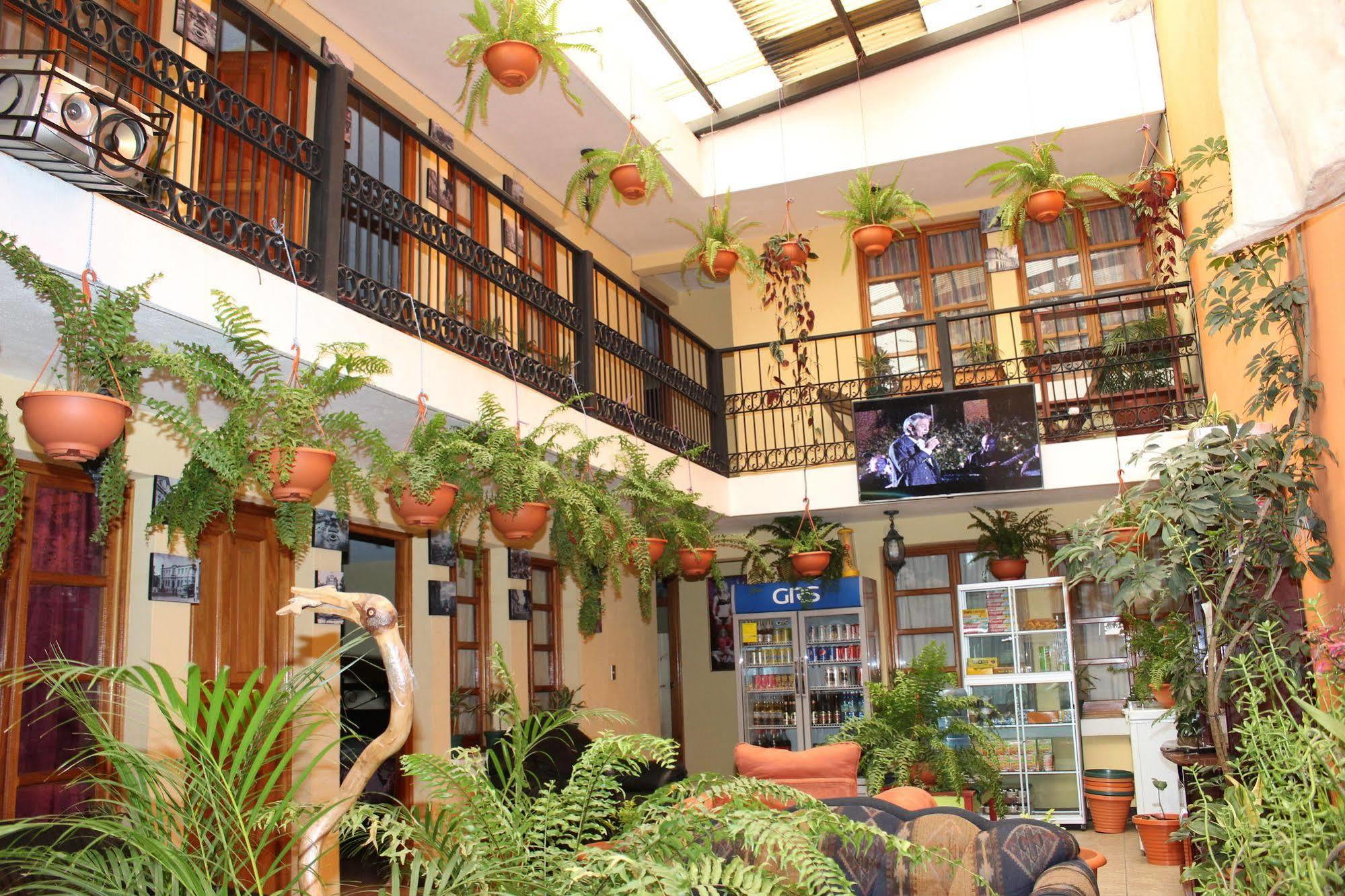 Hotel Kasa Kamelot Quetzaltenango Eksteriør billede